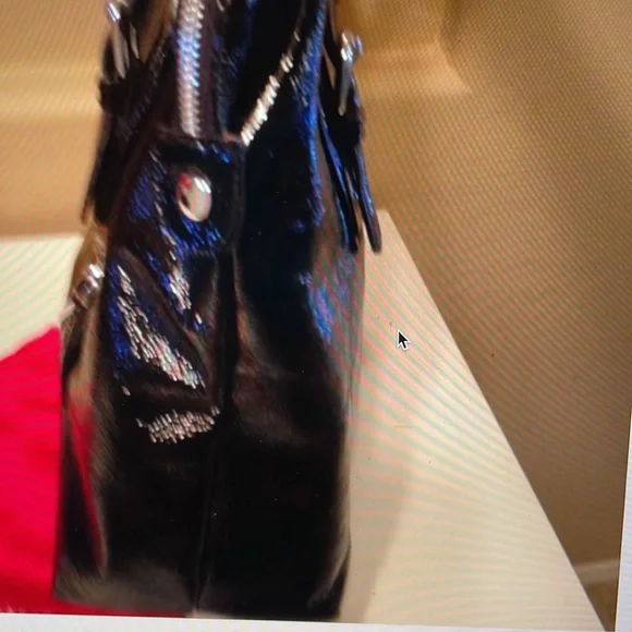 Dumond Genuine Brazilian Patent Leather Satchel Like New Conditions - Picture 2 of 4